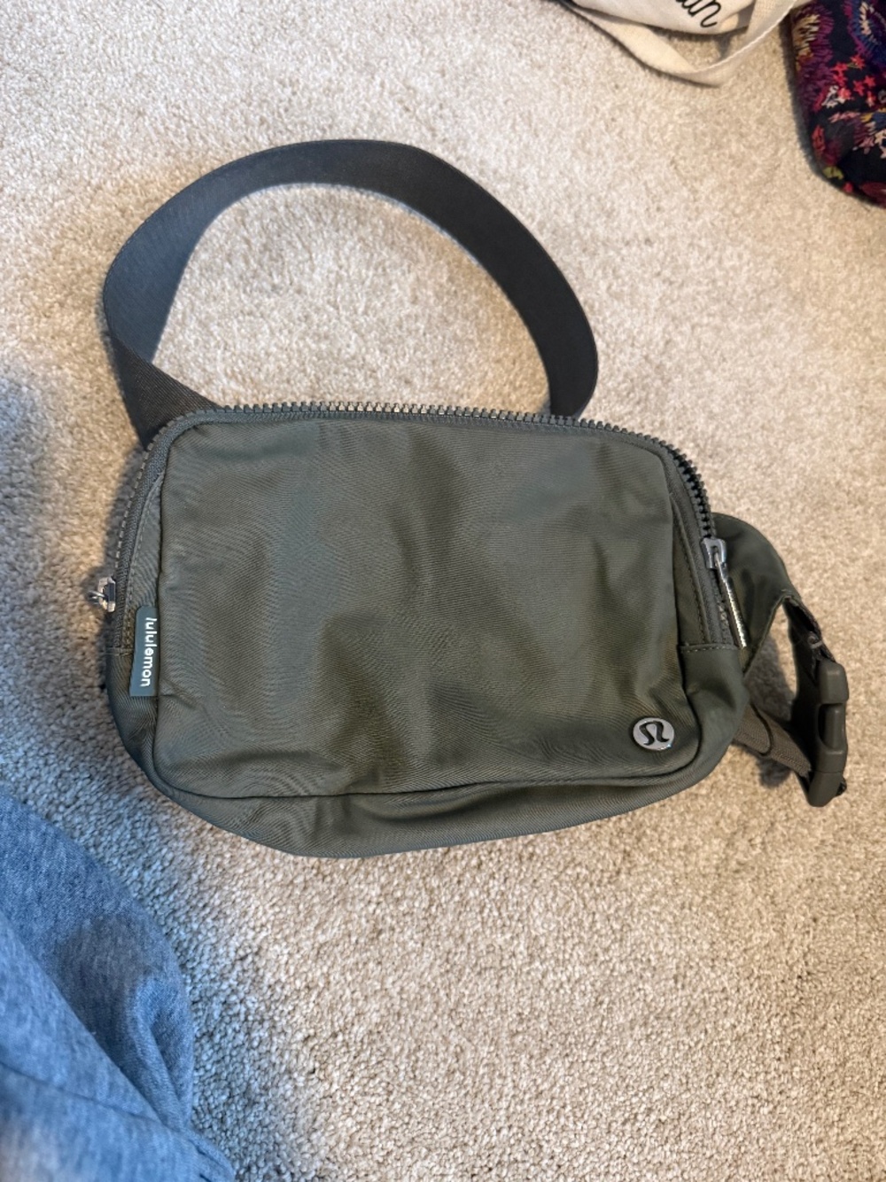 Lululemon green belt bag